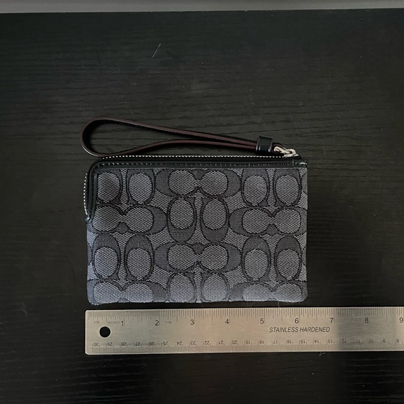 Coach corner zip wristlet wallet black/gray - Picture 2 of 3